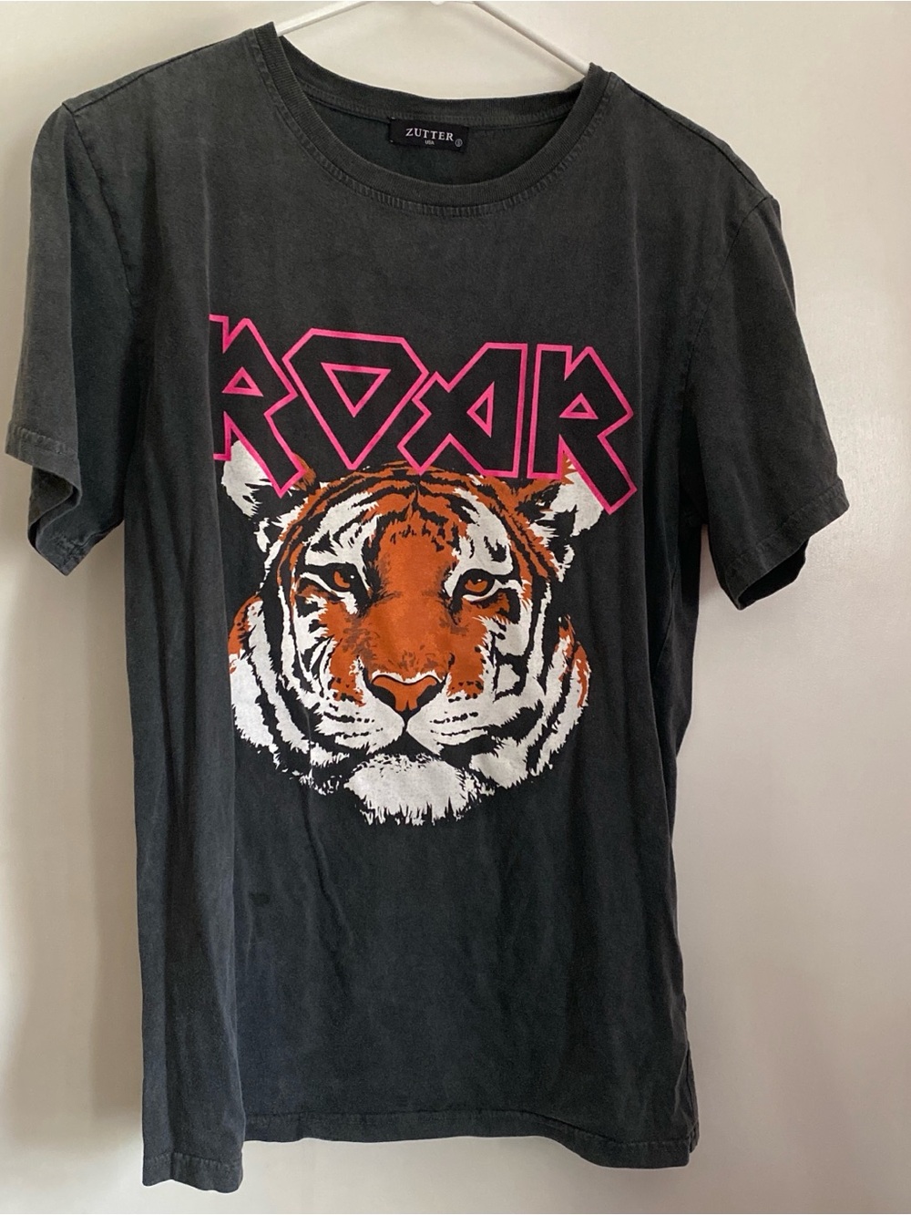 Men’s Black 'ROAR' Tiger Graphic Tee